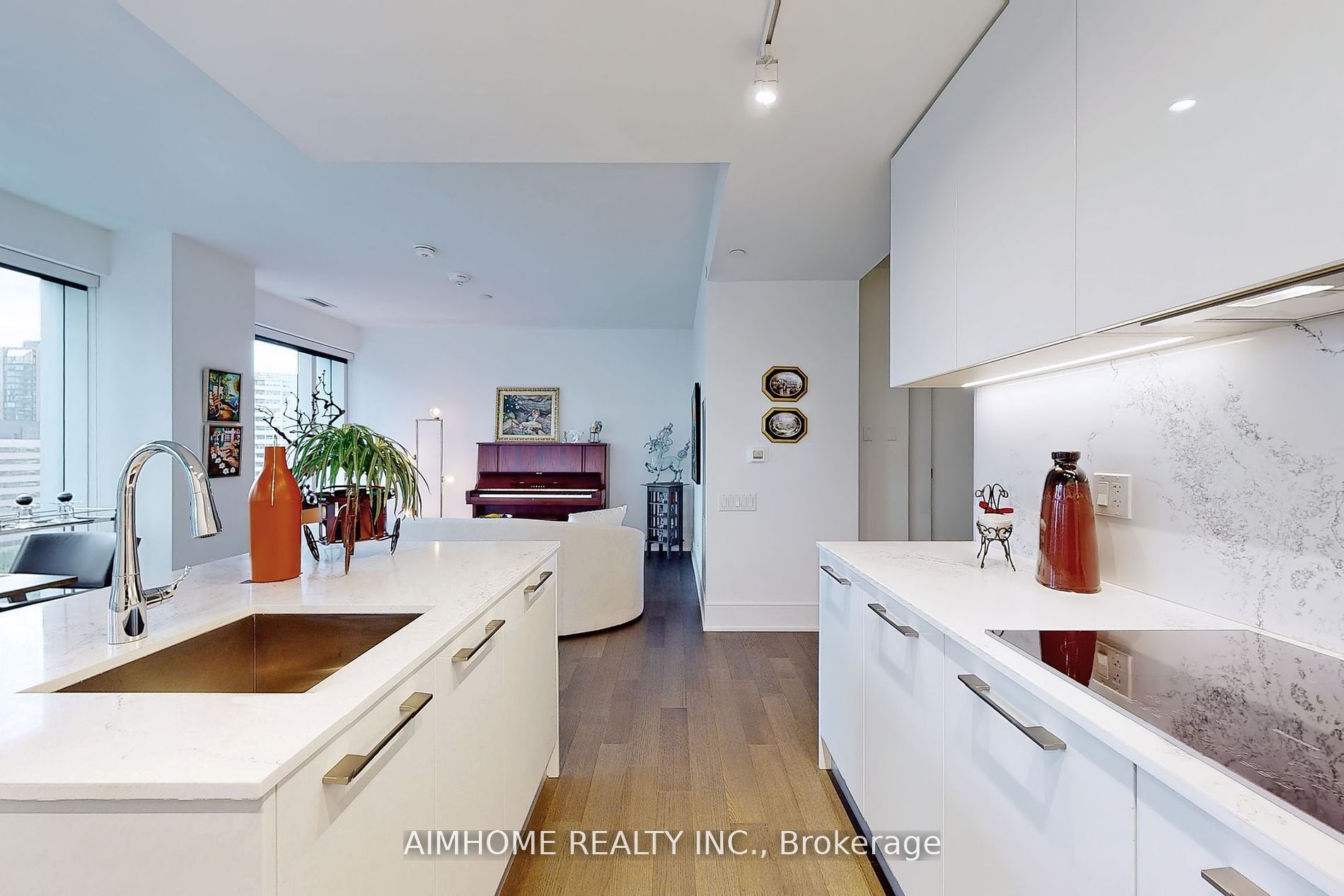 1 Gloucester St, #1815