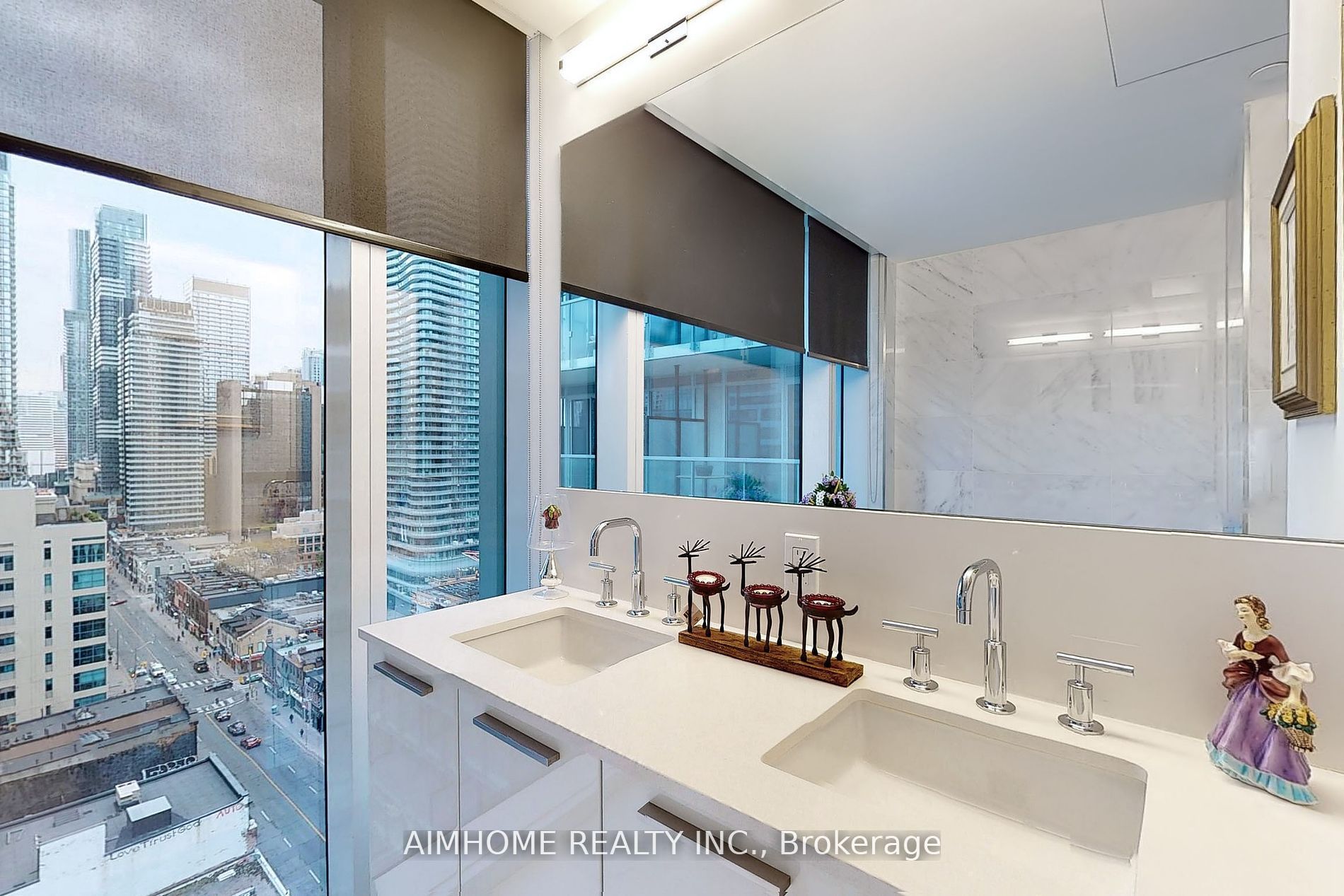 1 Gloucester St, #1815