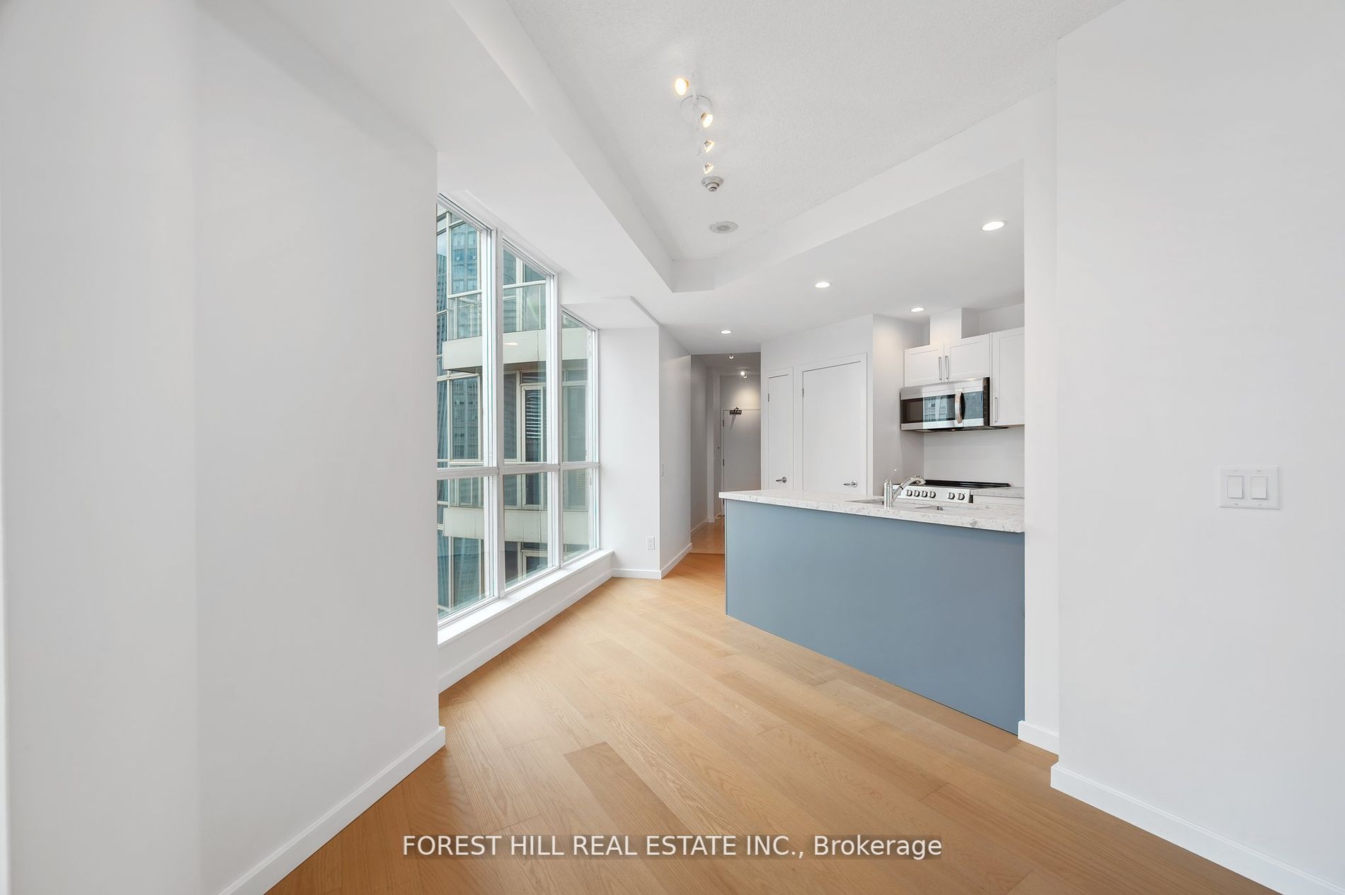 208 Queens Quay Blvd W, #3512