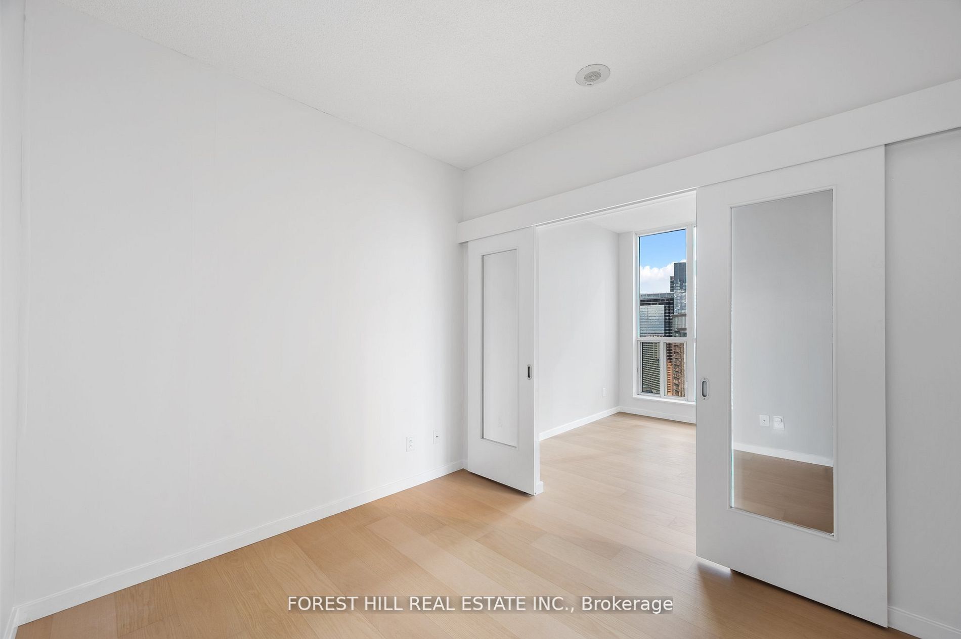 208 Queens Quay Blvd W, #3512