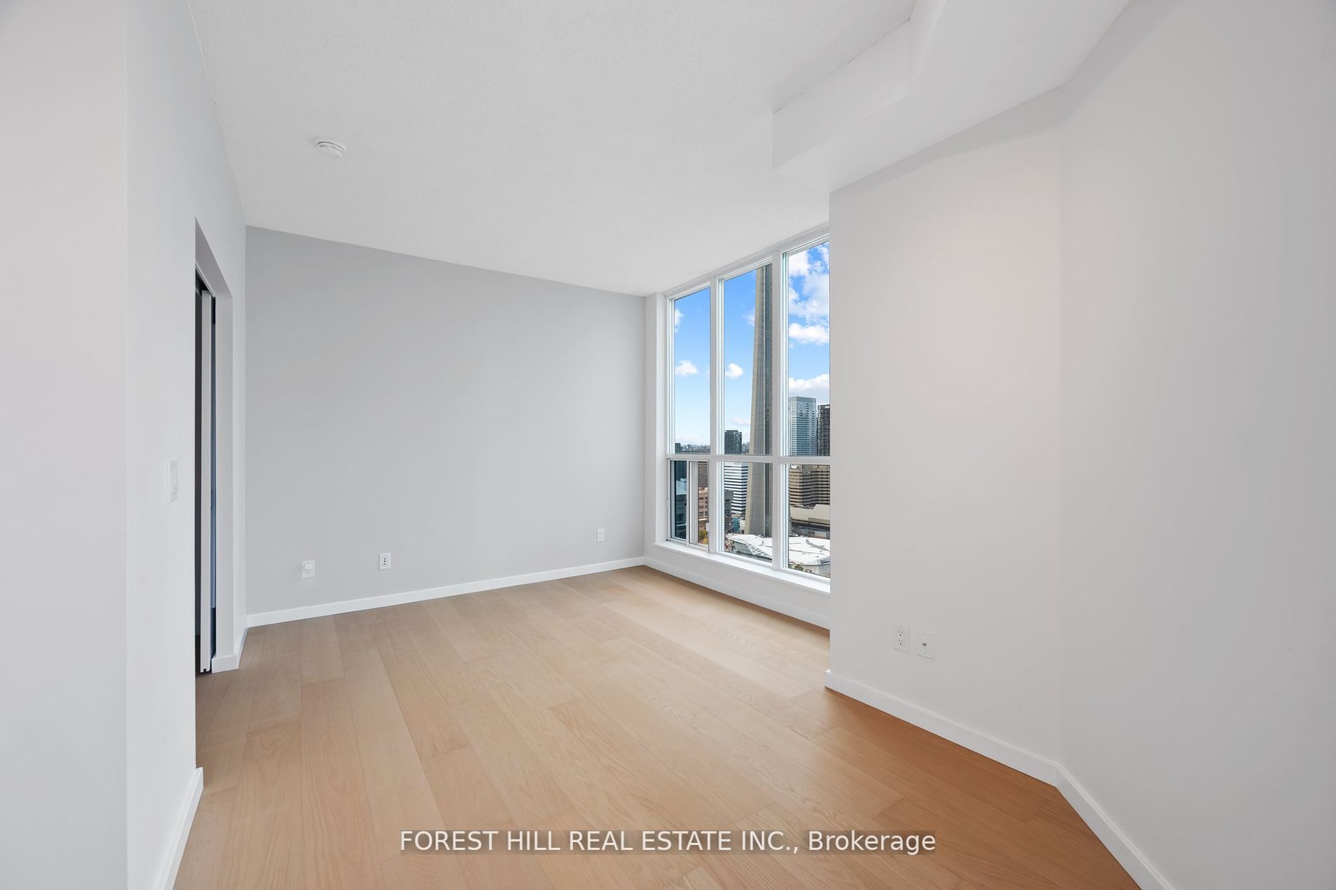 208 Queens Quay Blvd W, #3512