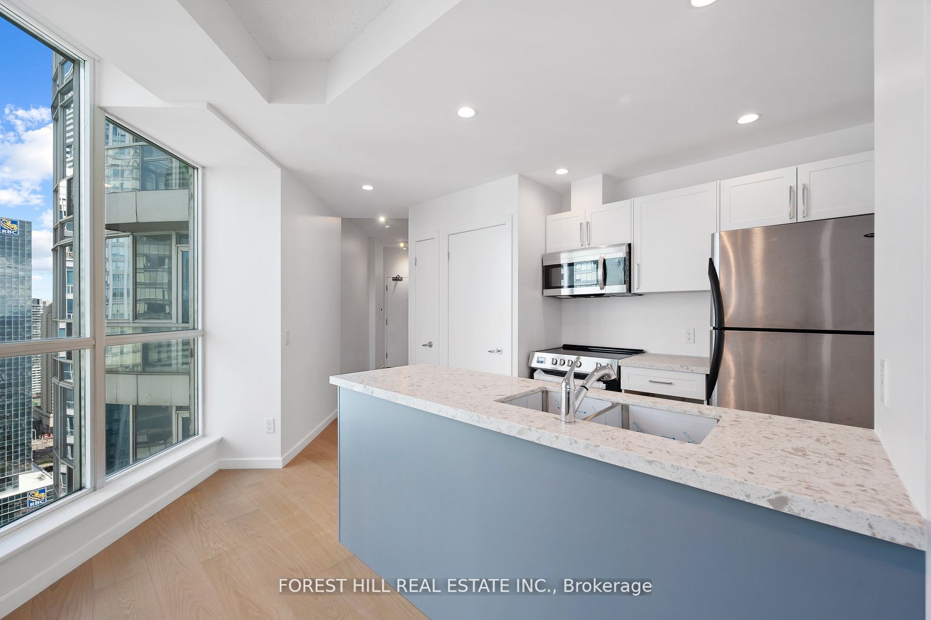 208 Queens Quay Blvd W, #3512