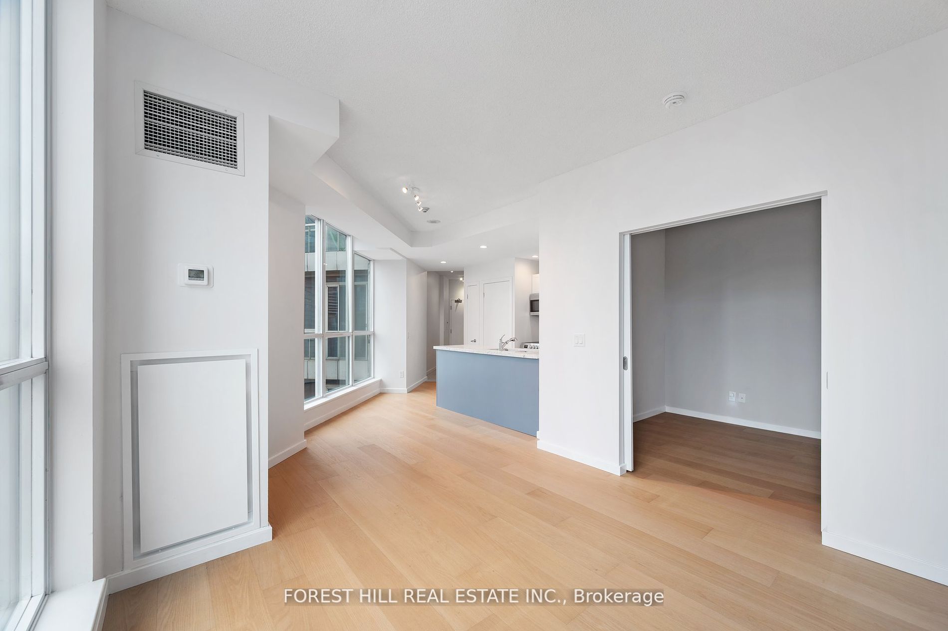 208 Queens Quay Blvd W, #3512