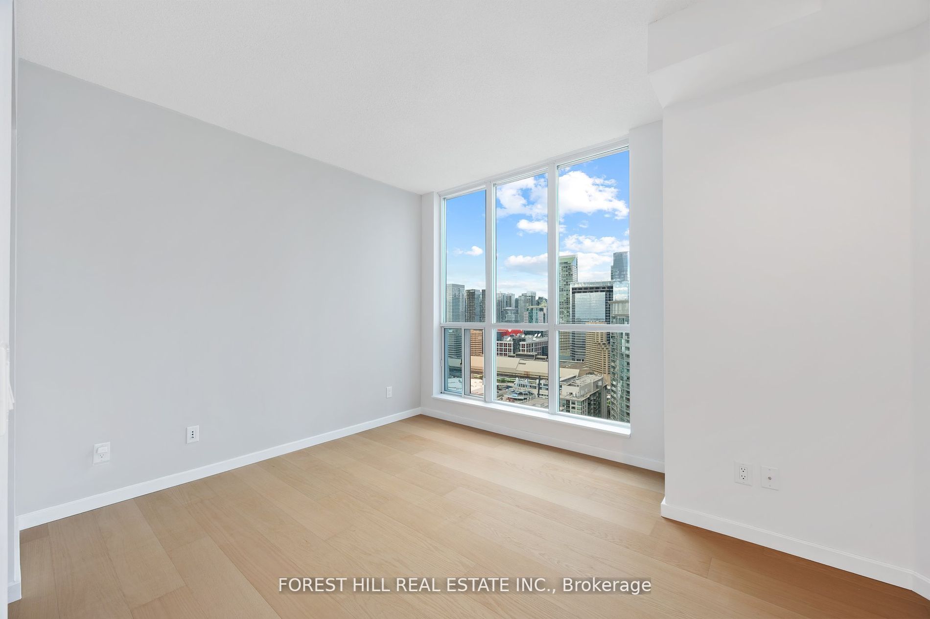 208 Queens Quay Blvd W, #3512