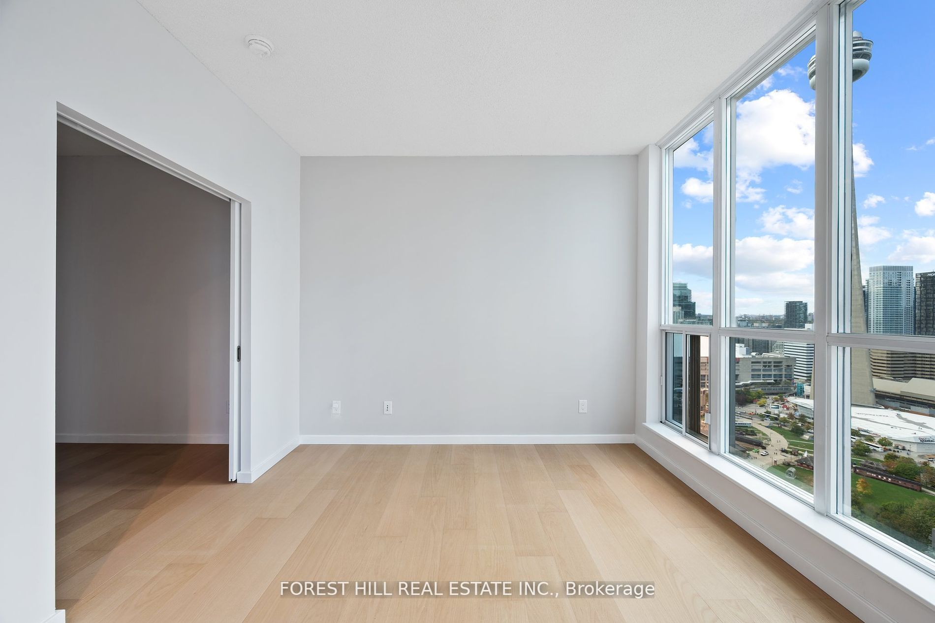 208 Queens Quay Blvd W, #3512