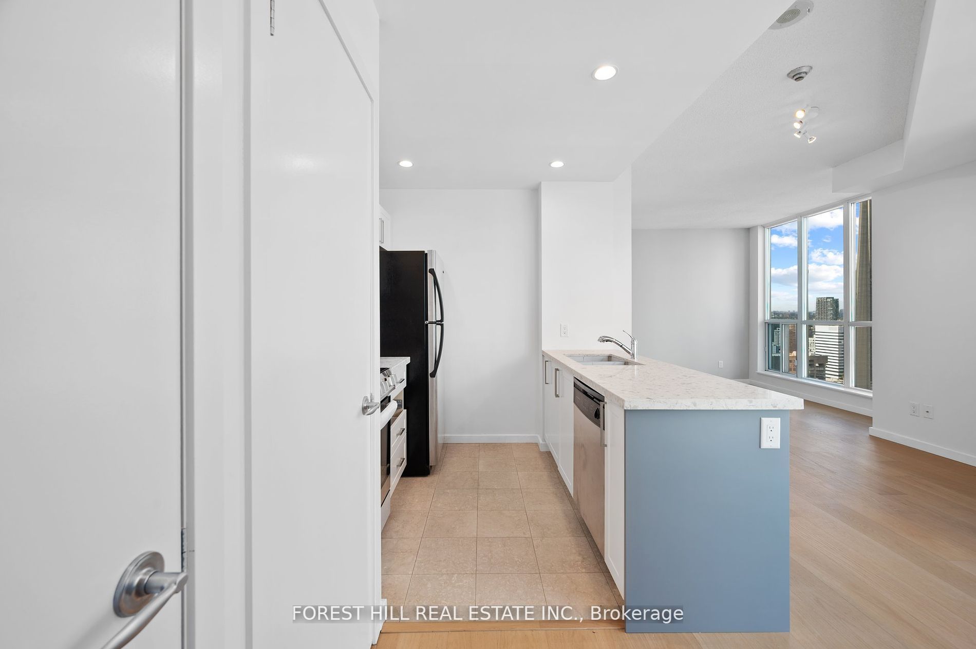 208 Queens Quay Blvd W, #3512