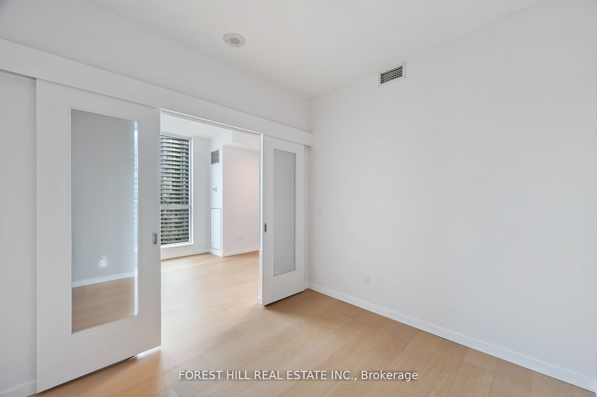 208 Queens Quay Blvd W, #3512