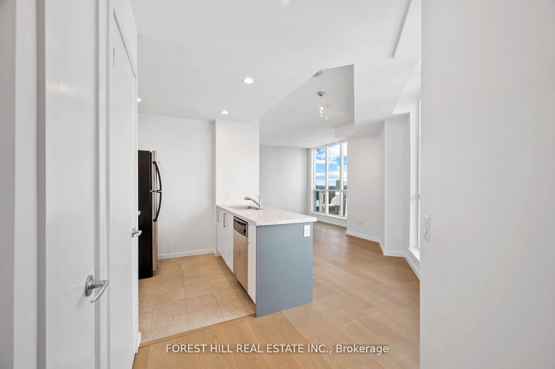 208 Queens Quay Blvd W, #3512