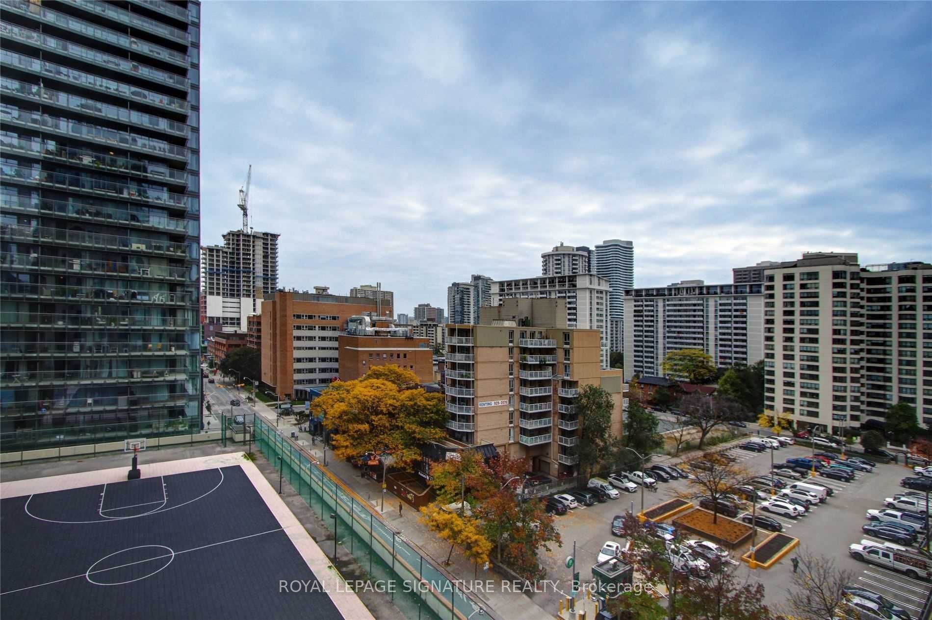 8 Wellesley St E, #803