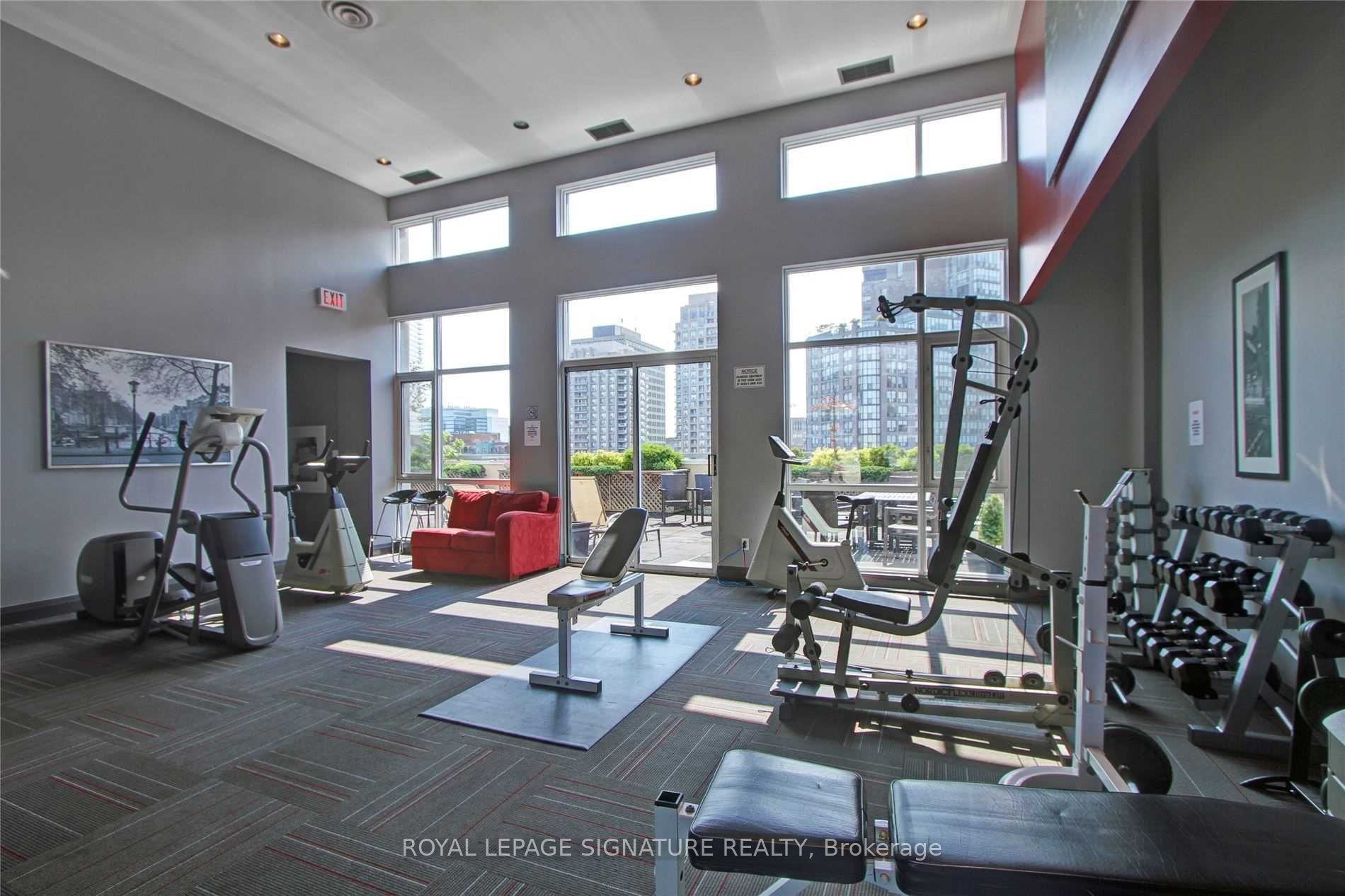 8 Wellesley St E, #803