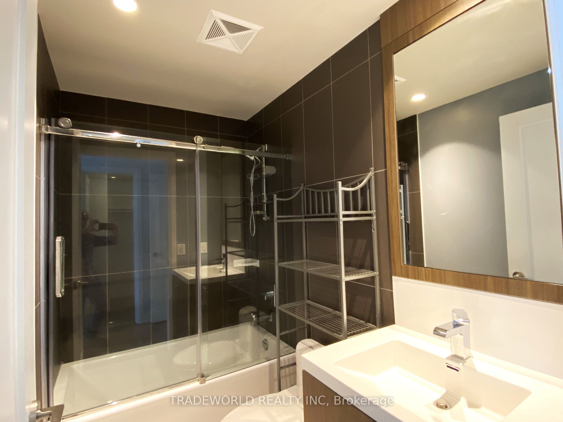 2 Anndale Dr, #3202