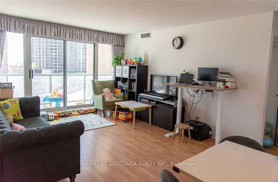 5500 Yonge St, #505