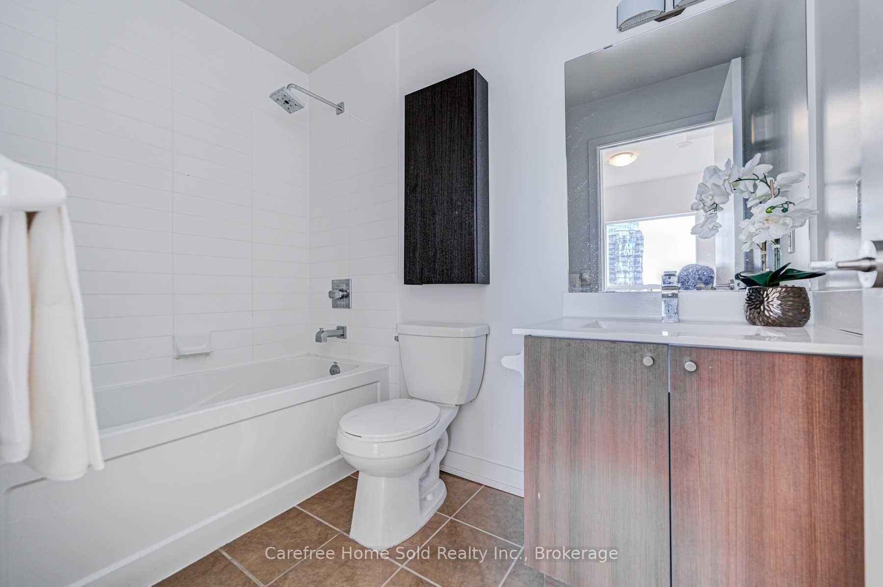 5740 Yonge St, #1207