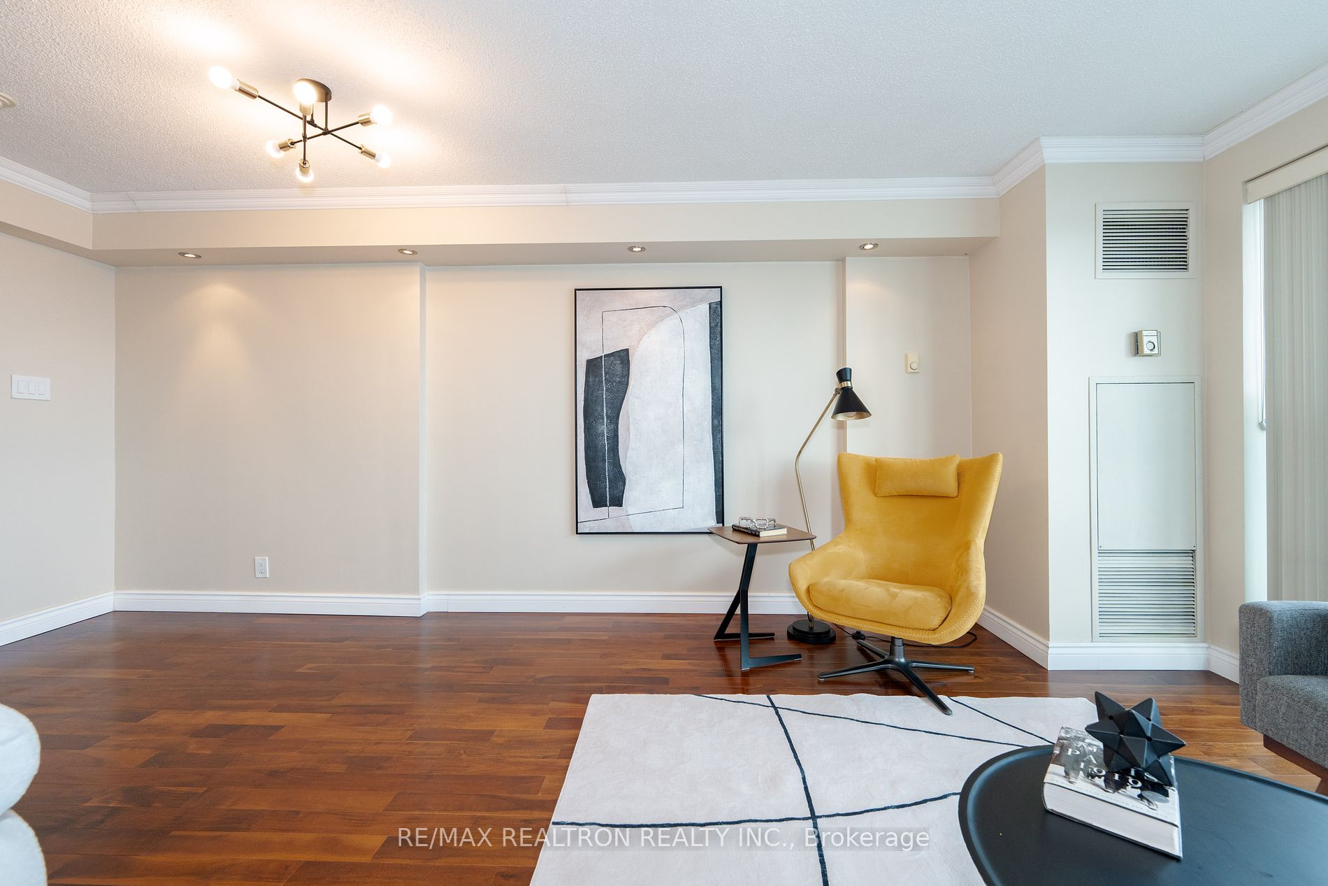 99 Harbour Sq, #3303