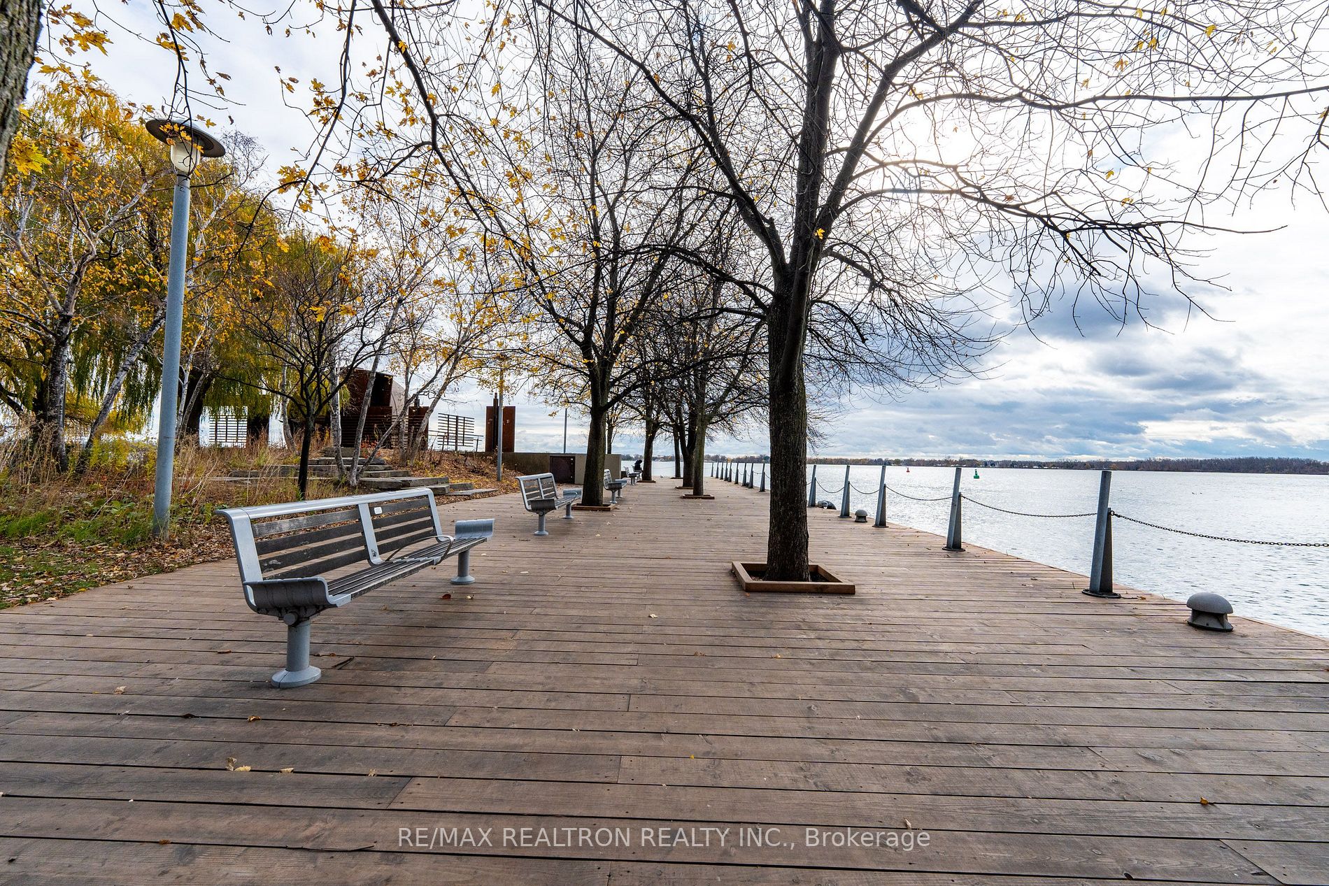 99 Harbour Sq, #3303