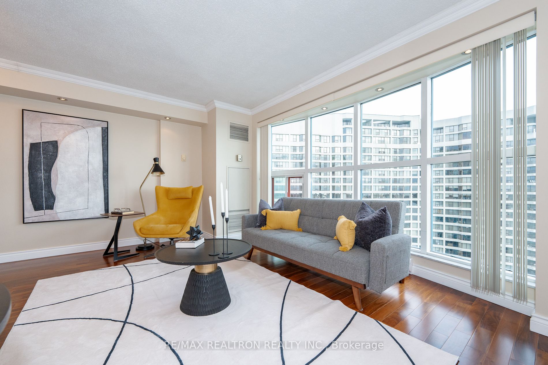 99 Harbour Sq, #3303