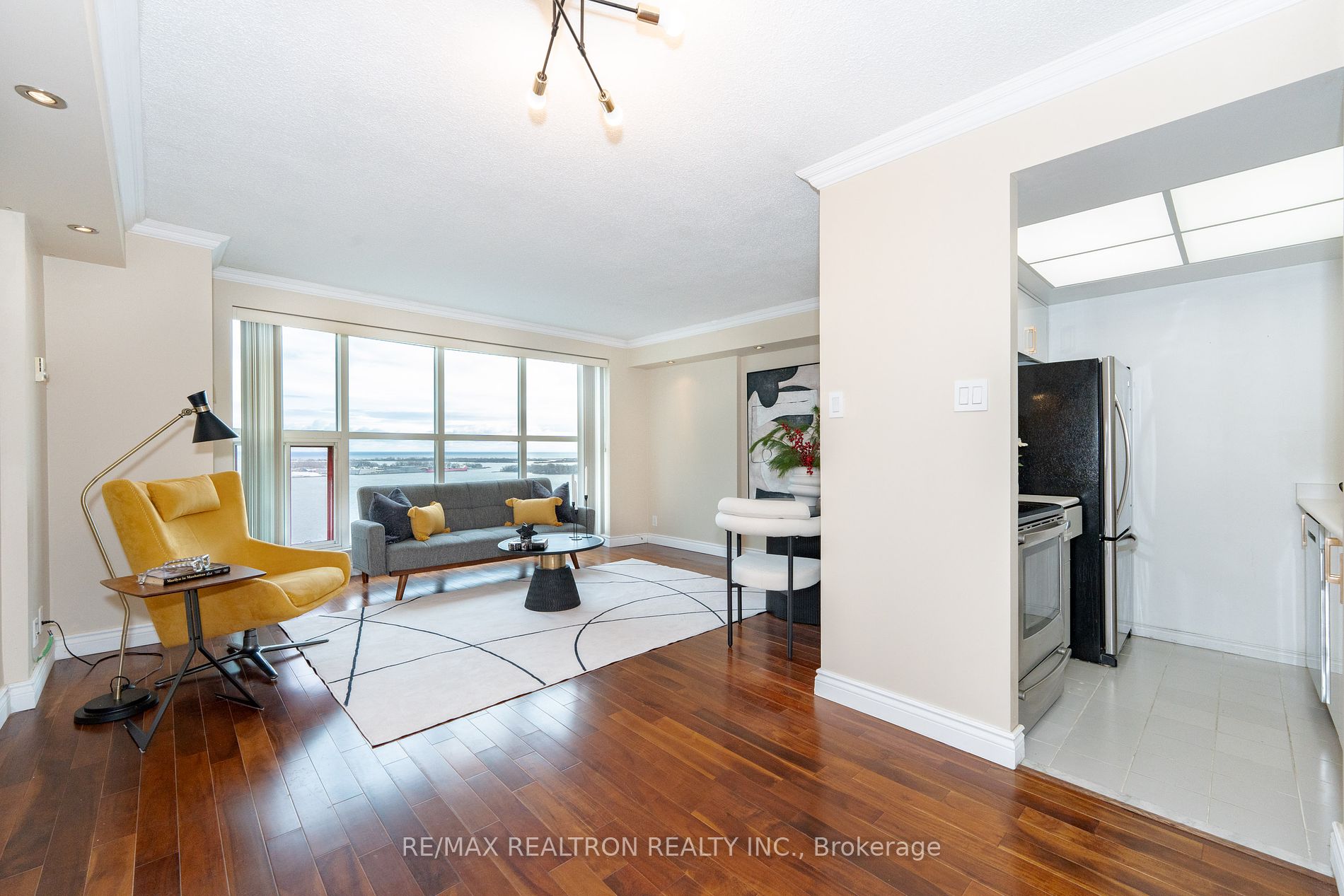 99 Harbour Sq, #3303