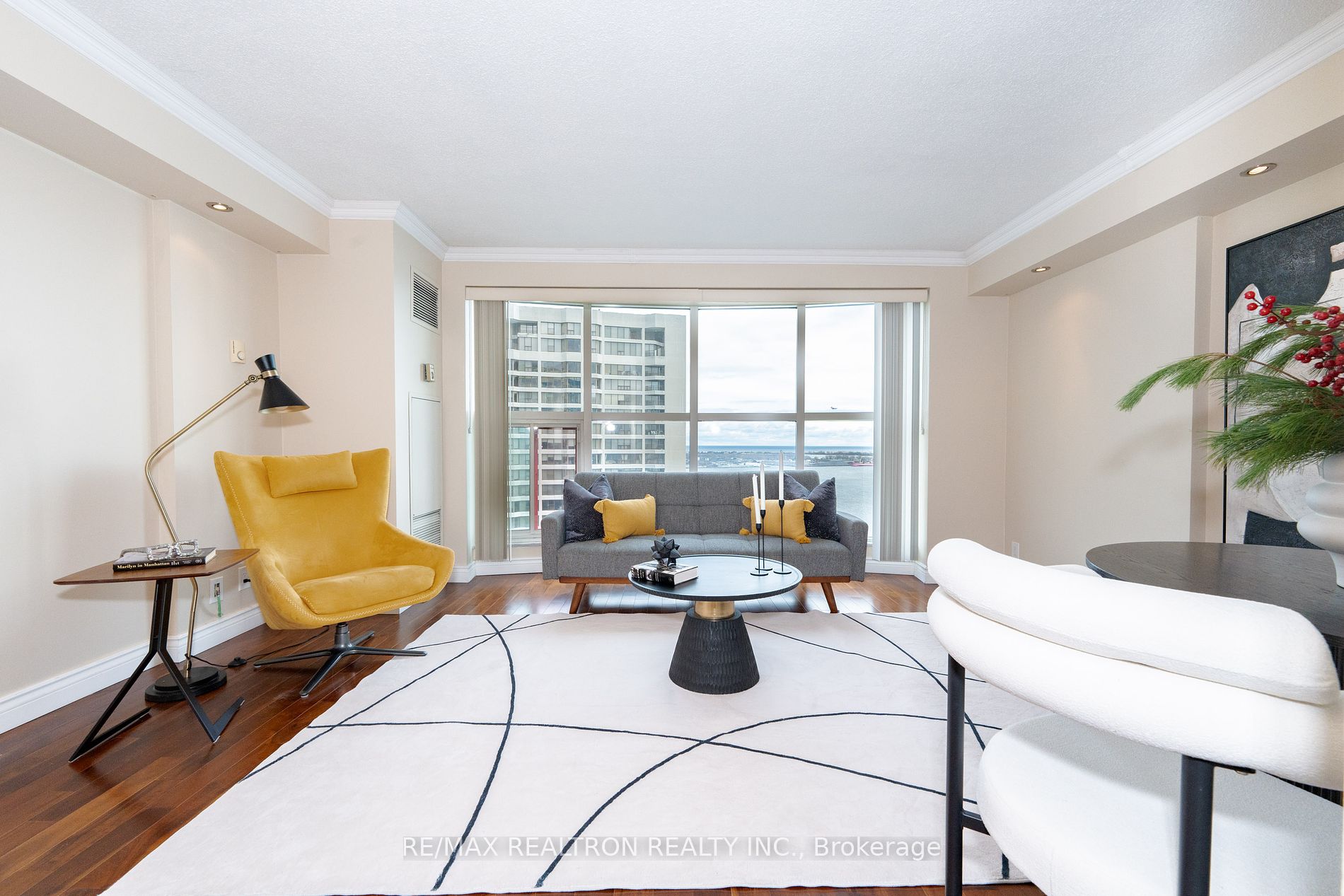 99 Harbour Sq, #3303