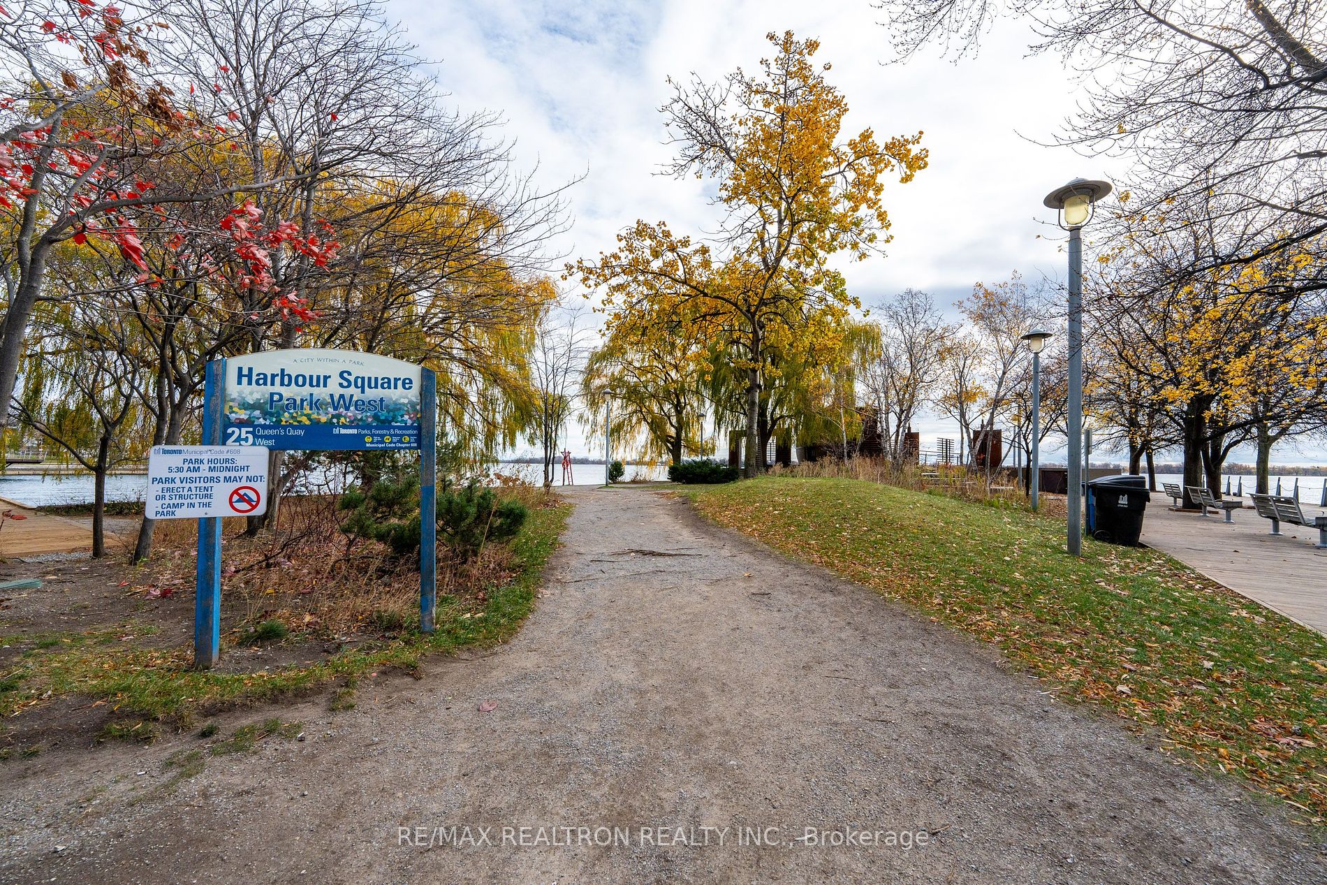 99 Harbour Sq, #3303