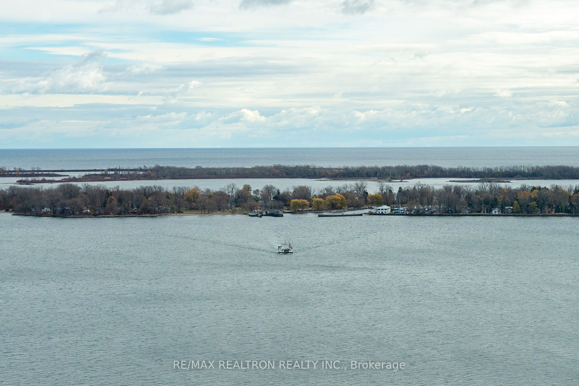 99 Harbour Sq, #3303
