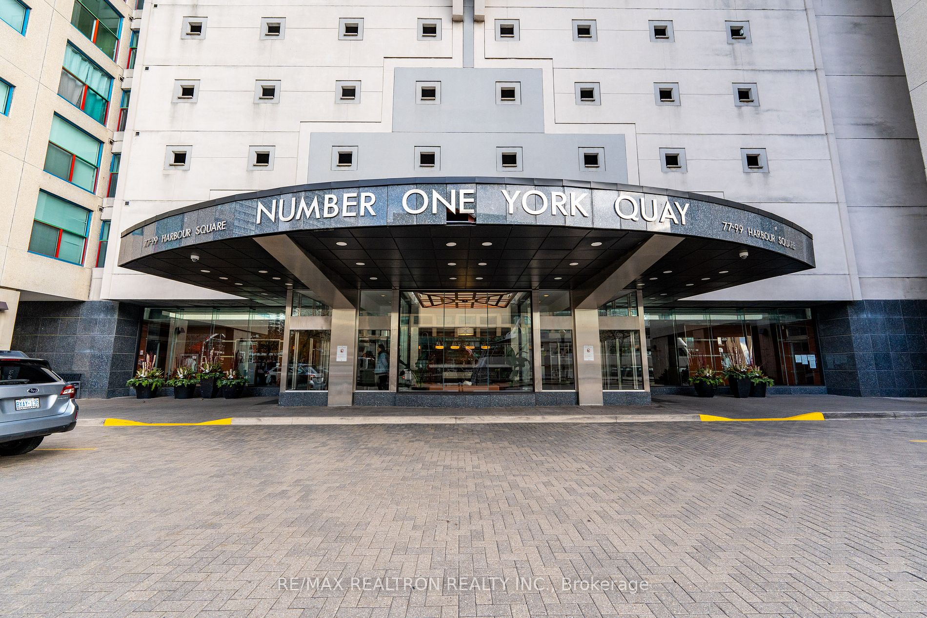 99 Harbour Sq, #3303