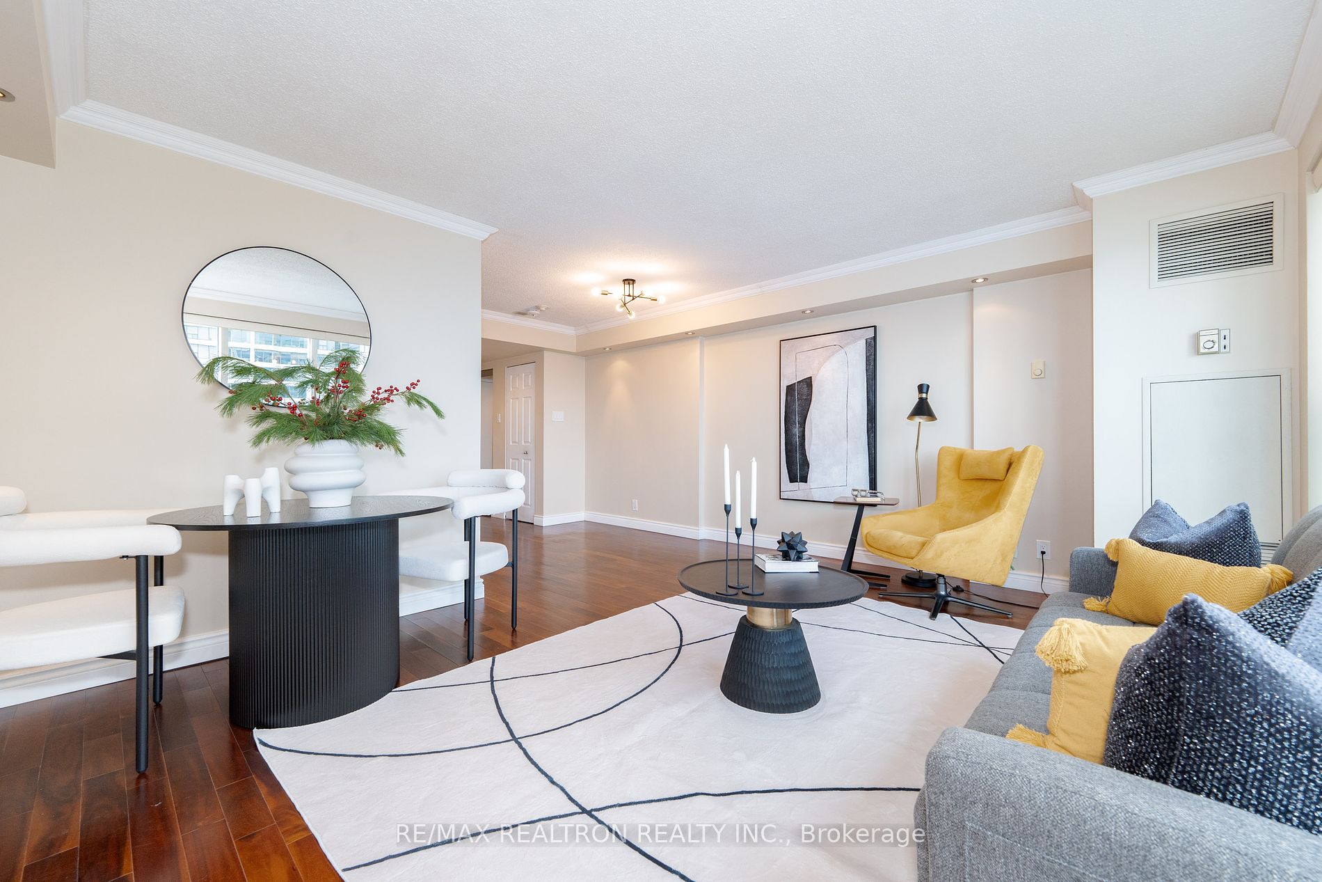 99 Harbour Sq, #3303