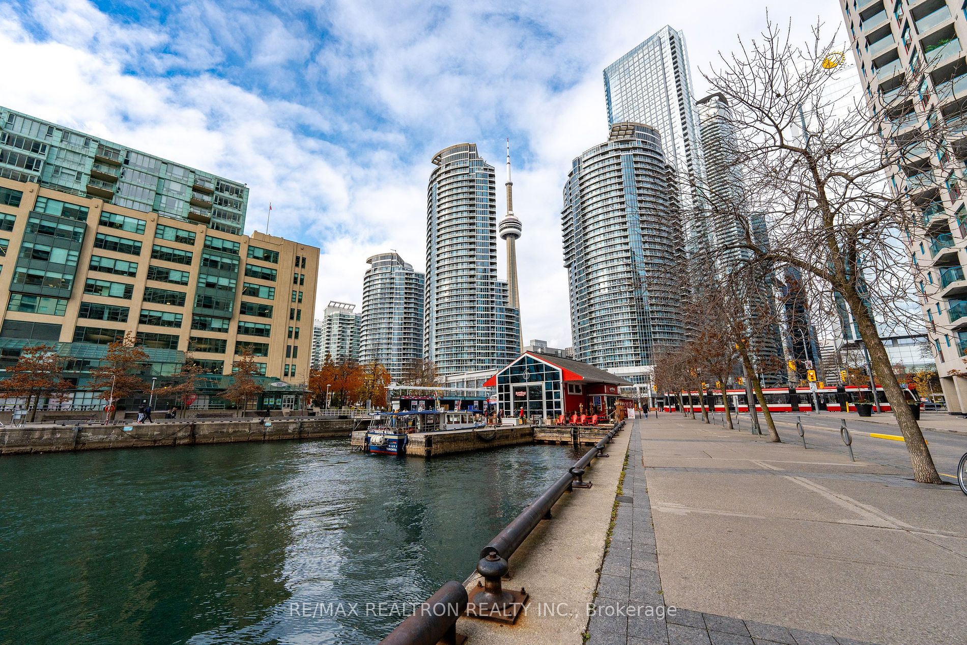 99 Harbour Sq, #3303