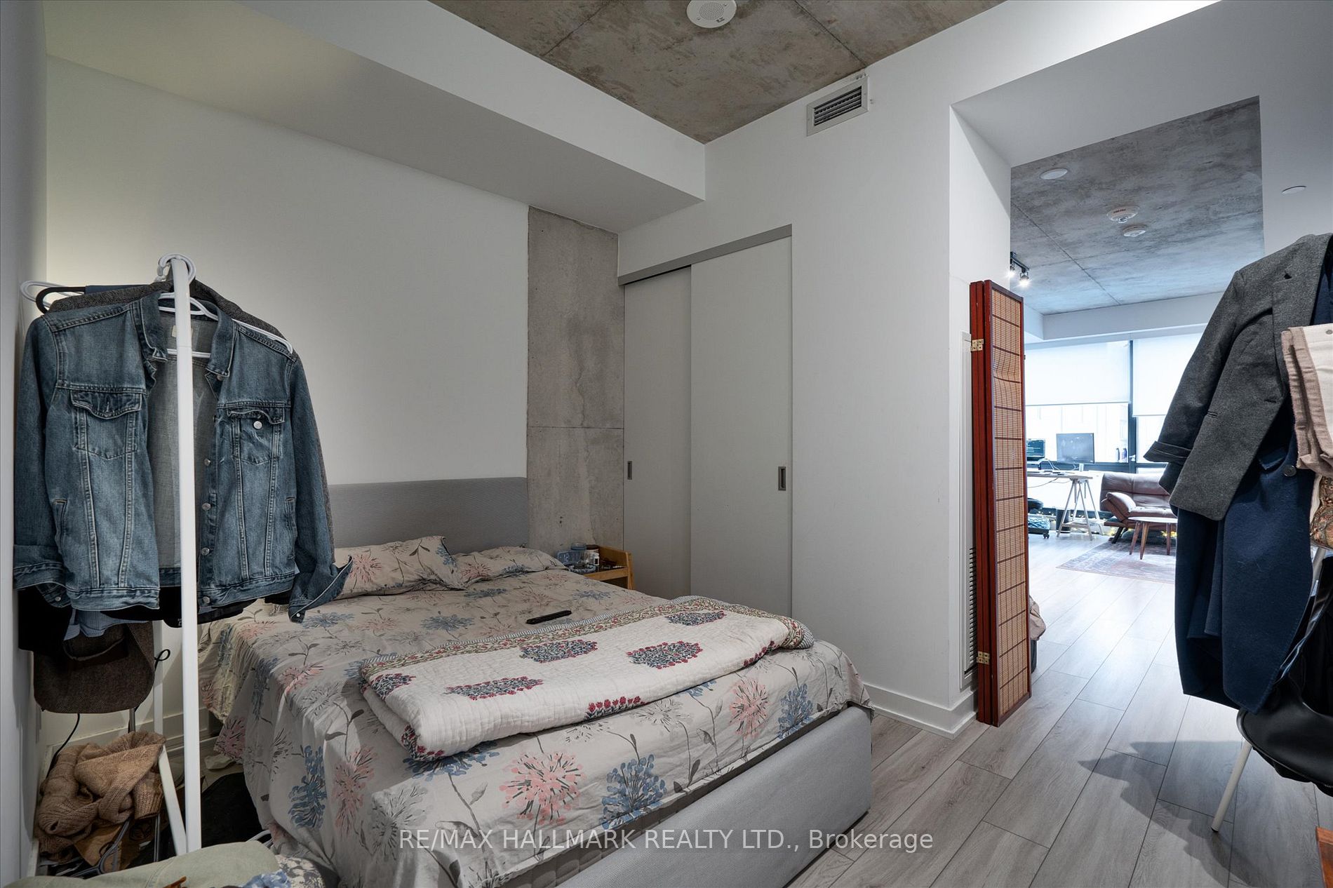 458 Richmond St W, #204