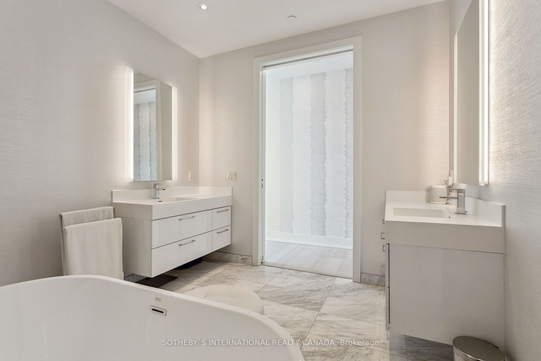 1 Yorkville Ave, #5405