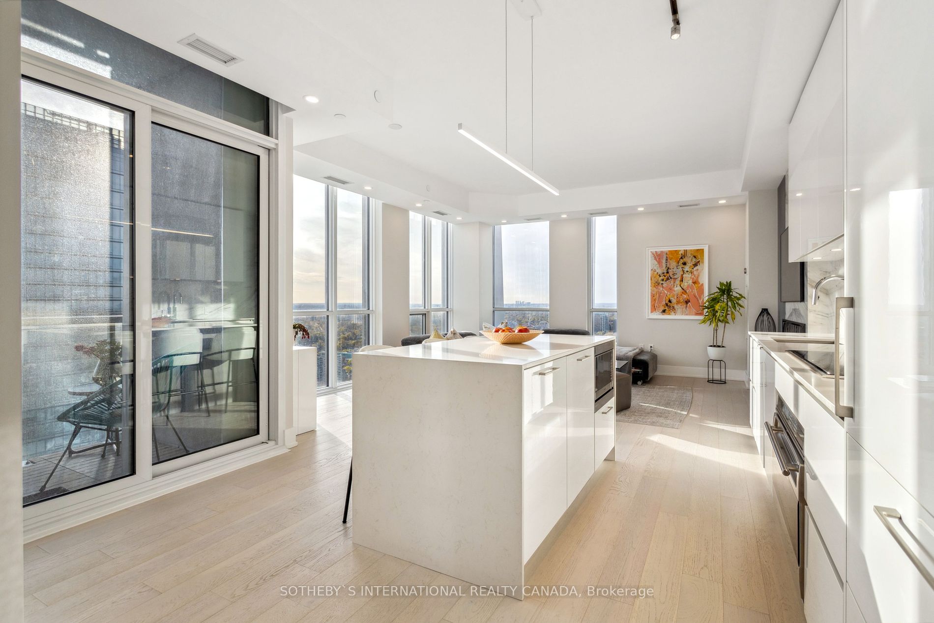 1 Yorkville Ave, #5405