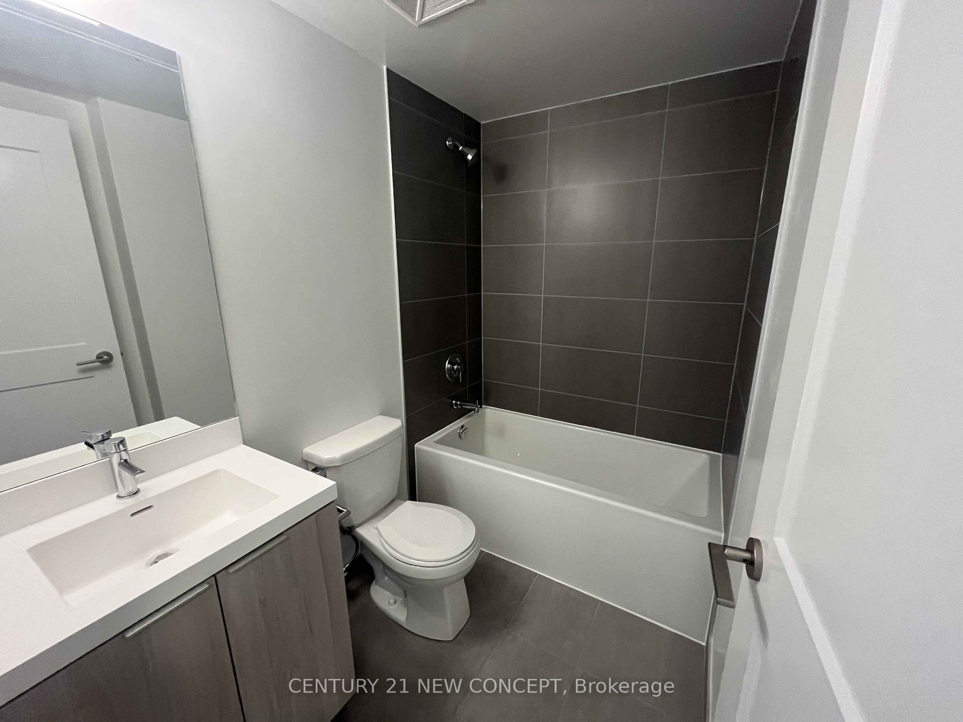 8 Widmer St, #3211