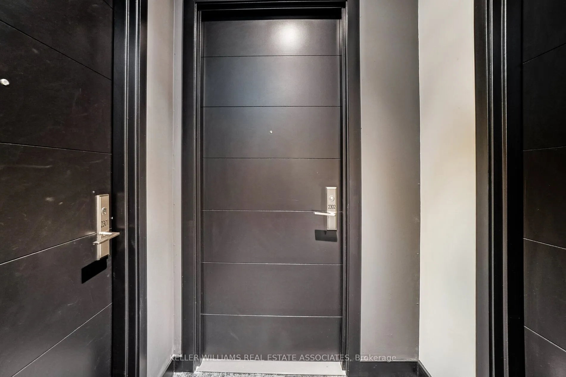 488 University Ave, #2302