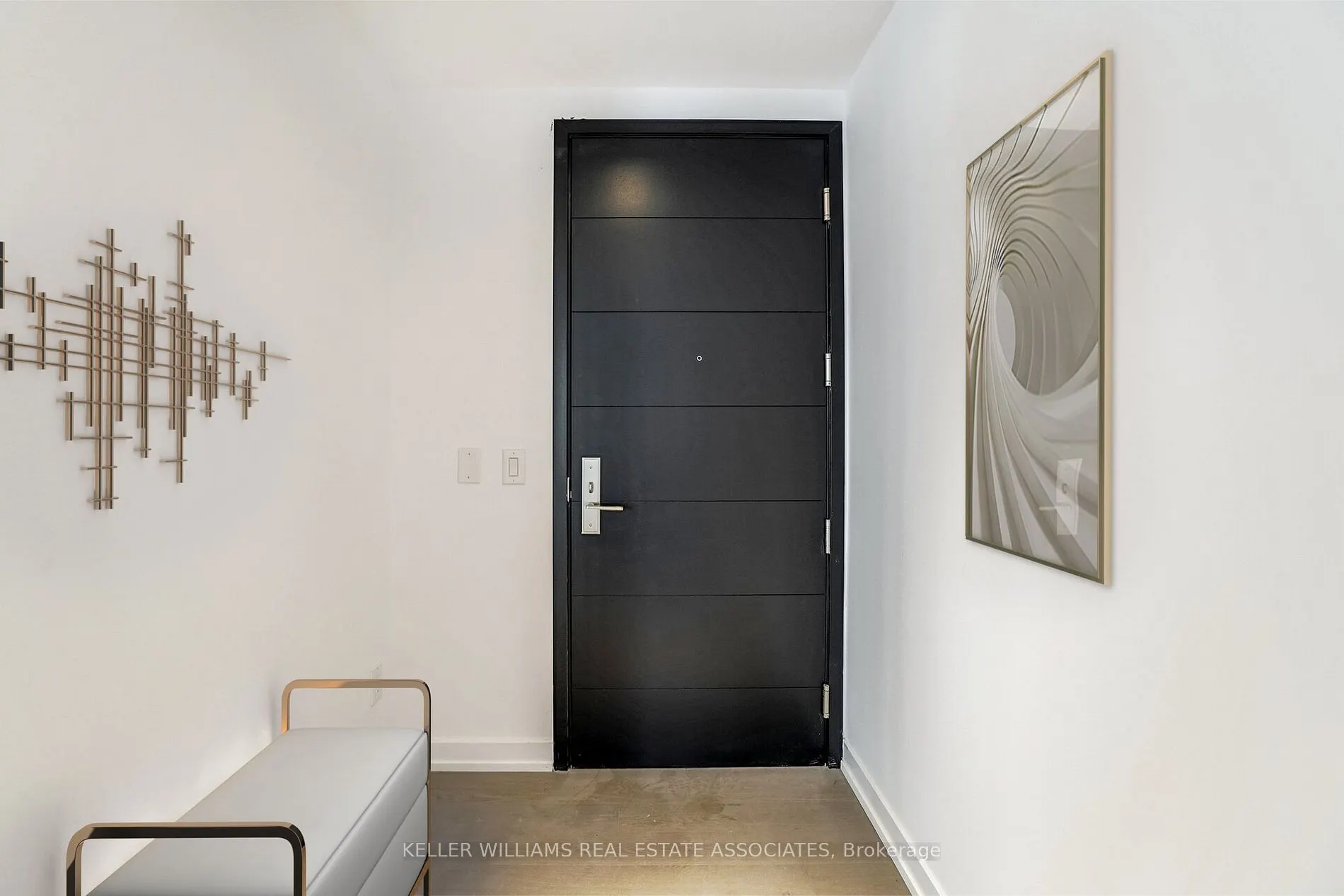 488 University Ave, #2302