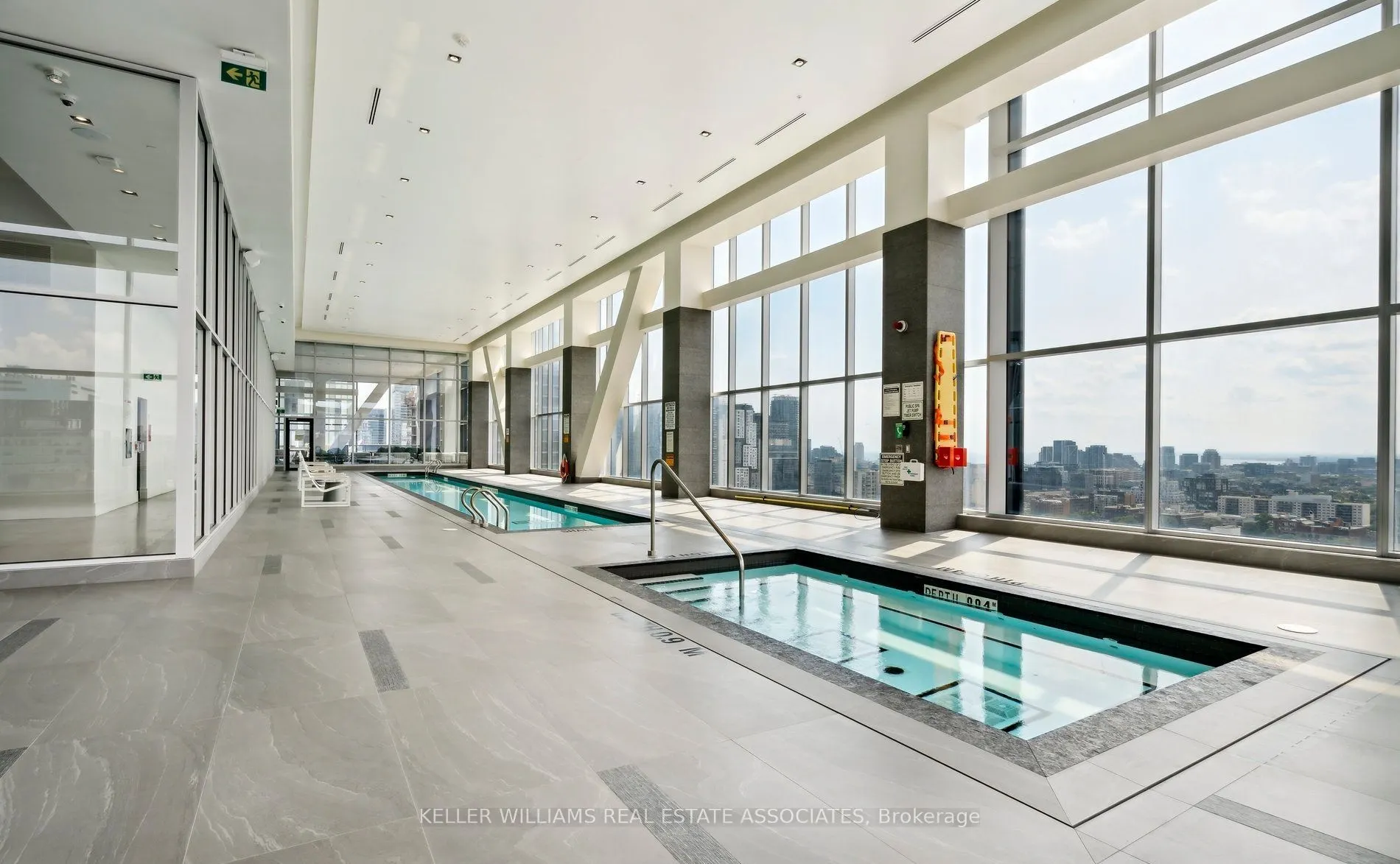 488 University Ave, #2302