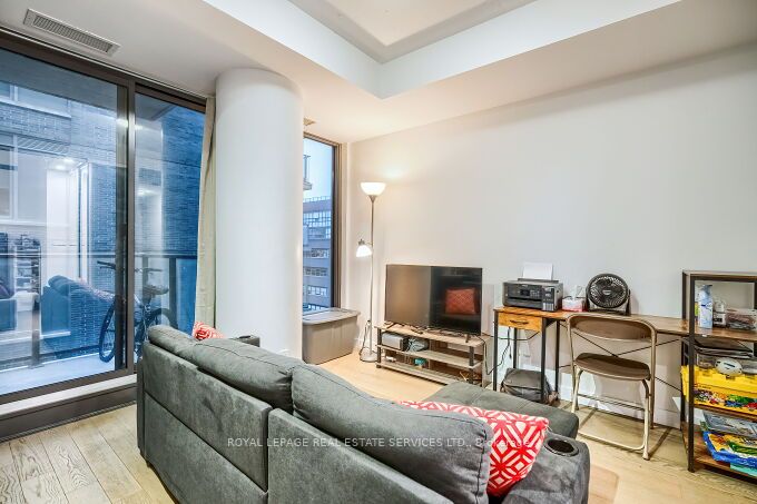 111 Bathurst St, #1301