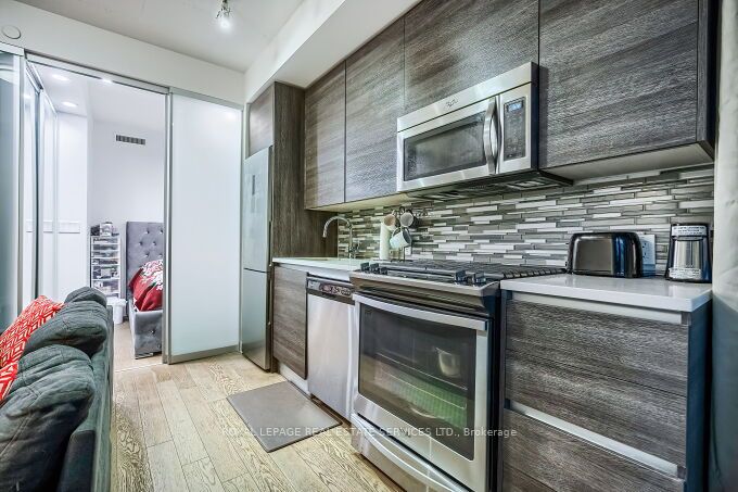 111 Bathurst St, #1301