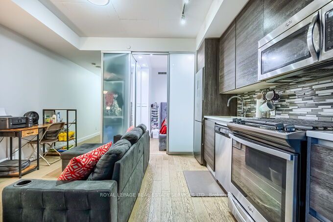 111 Bathurst St, #1301
