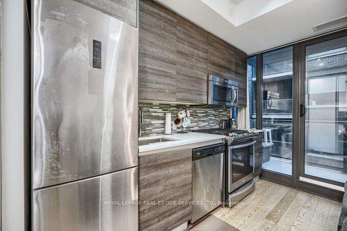 111 Bathurst St, #1301