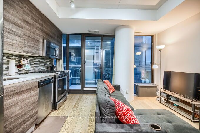 111 Bathurst St, #1301