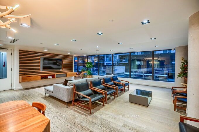 111 Bathurst St, #1301