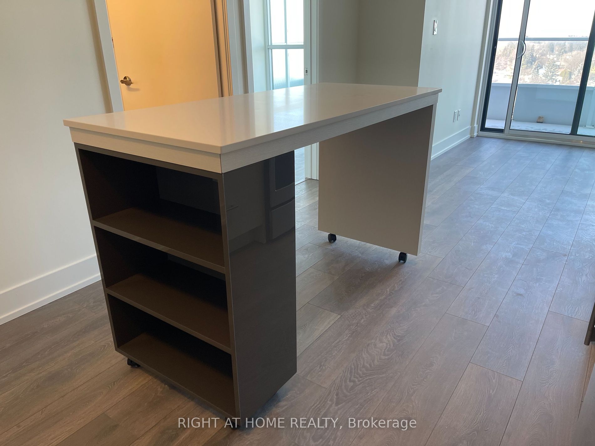 180 Fairview Mall Dr, ##908