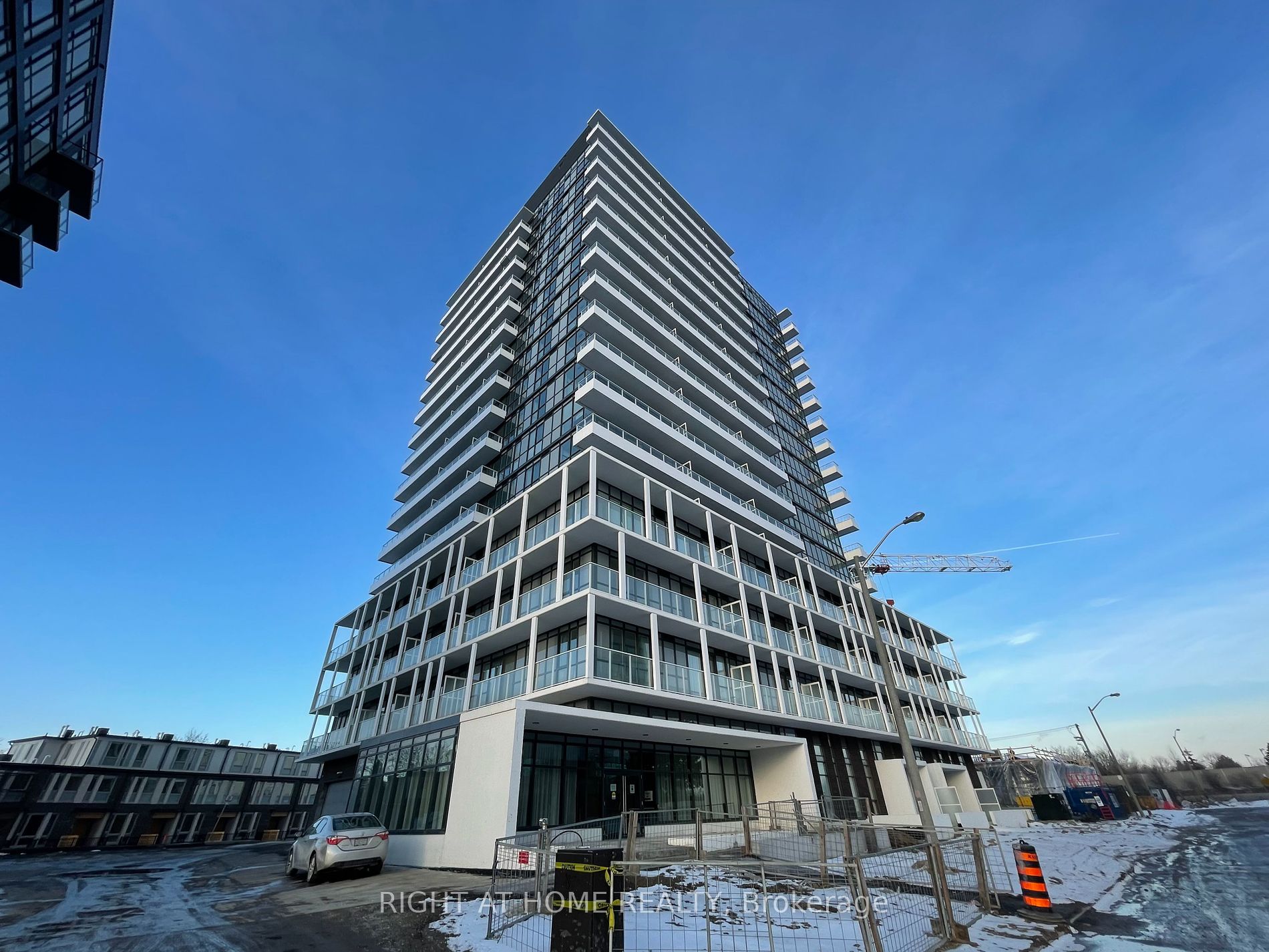 180 Fairview Mall Dr, ##908