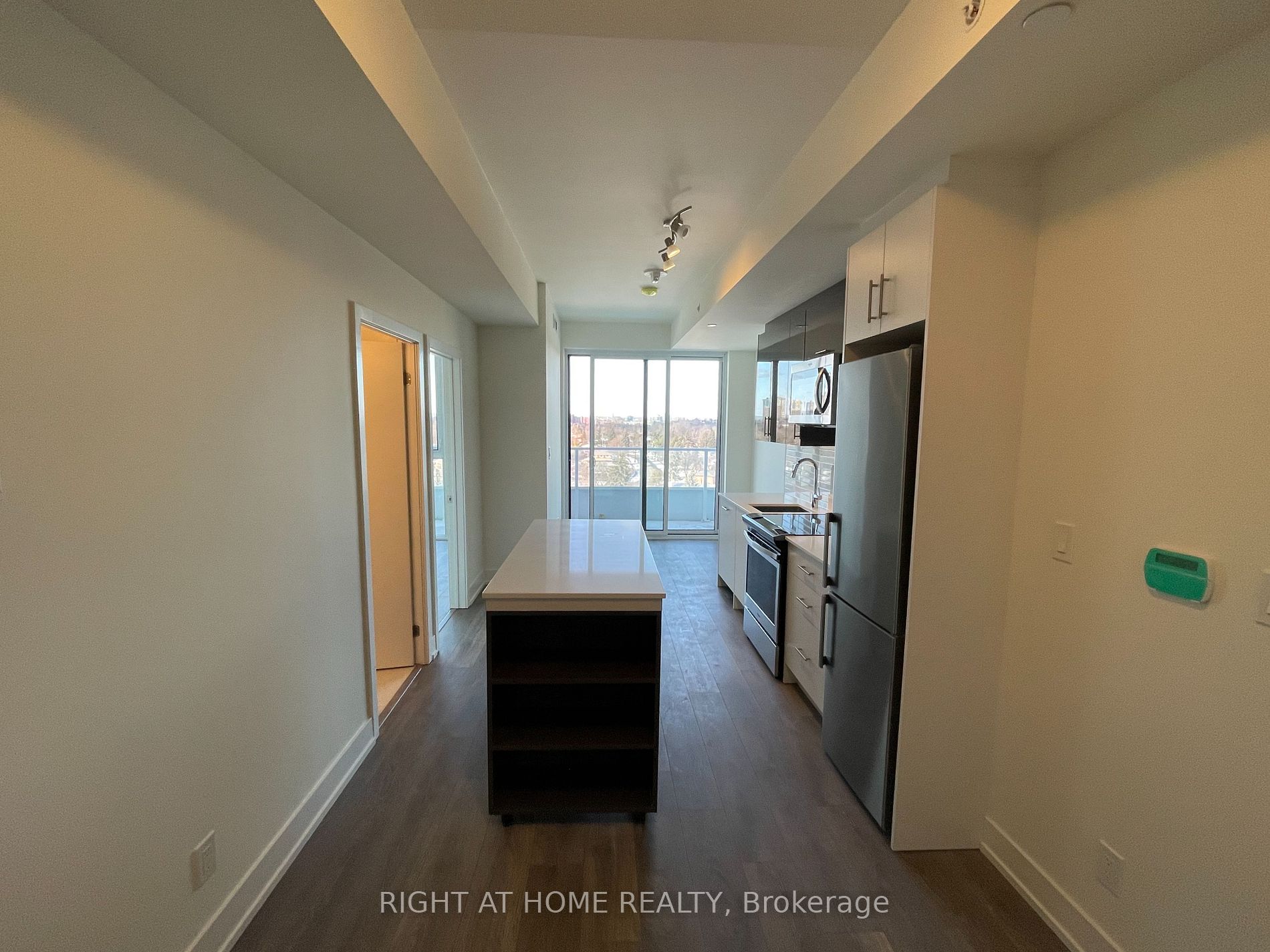 180 Fairview Mall Dr, ##908