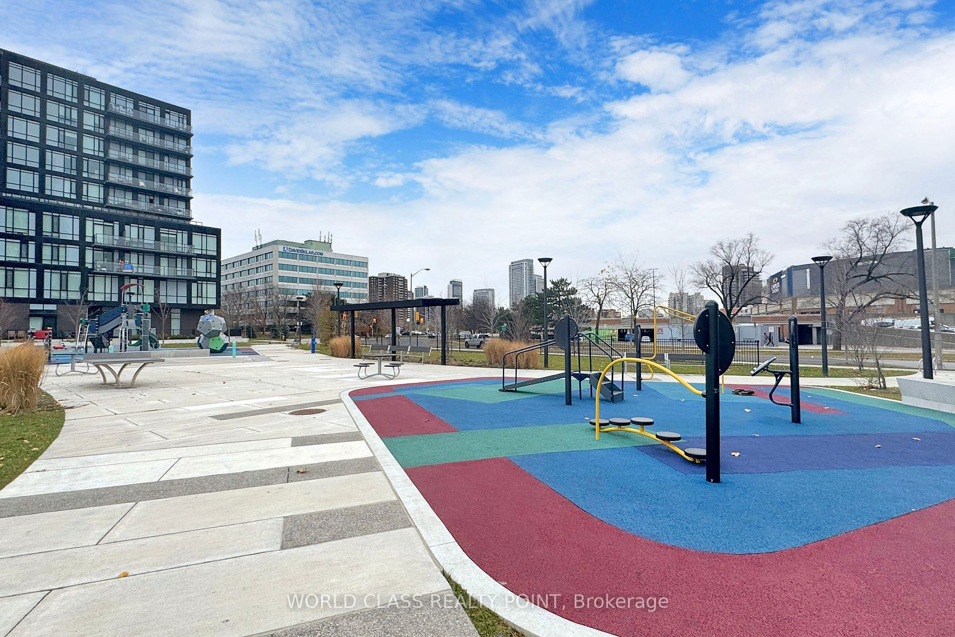 150 Fairview Mall Dr E, #611