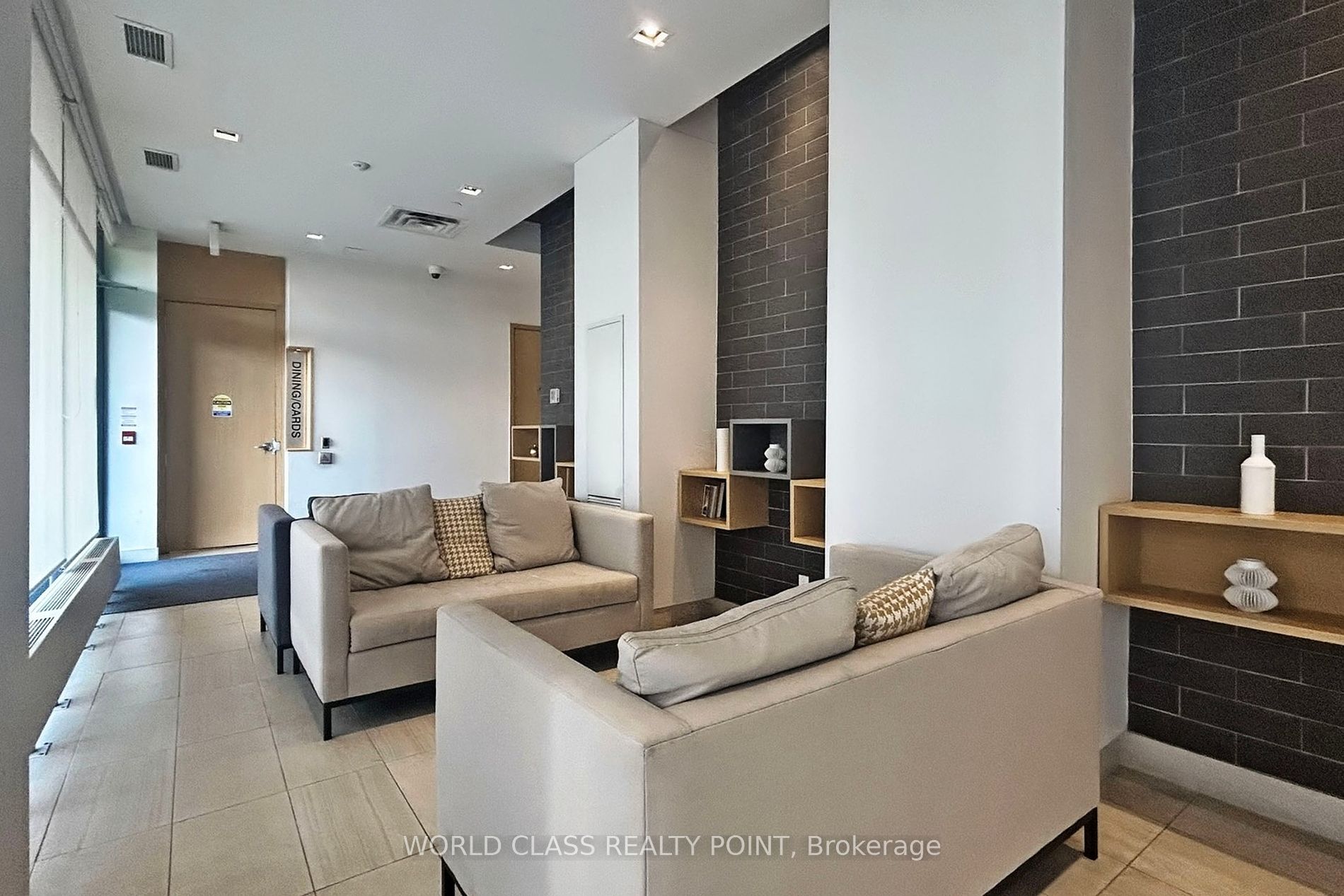 150 Fairview Mall Dr E, #611