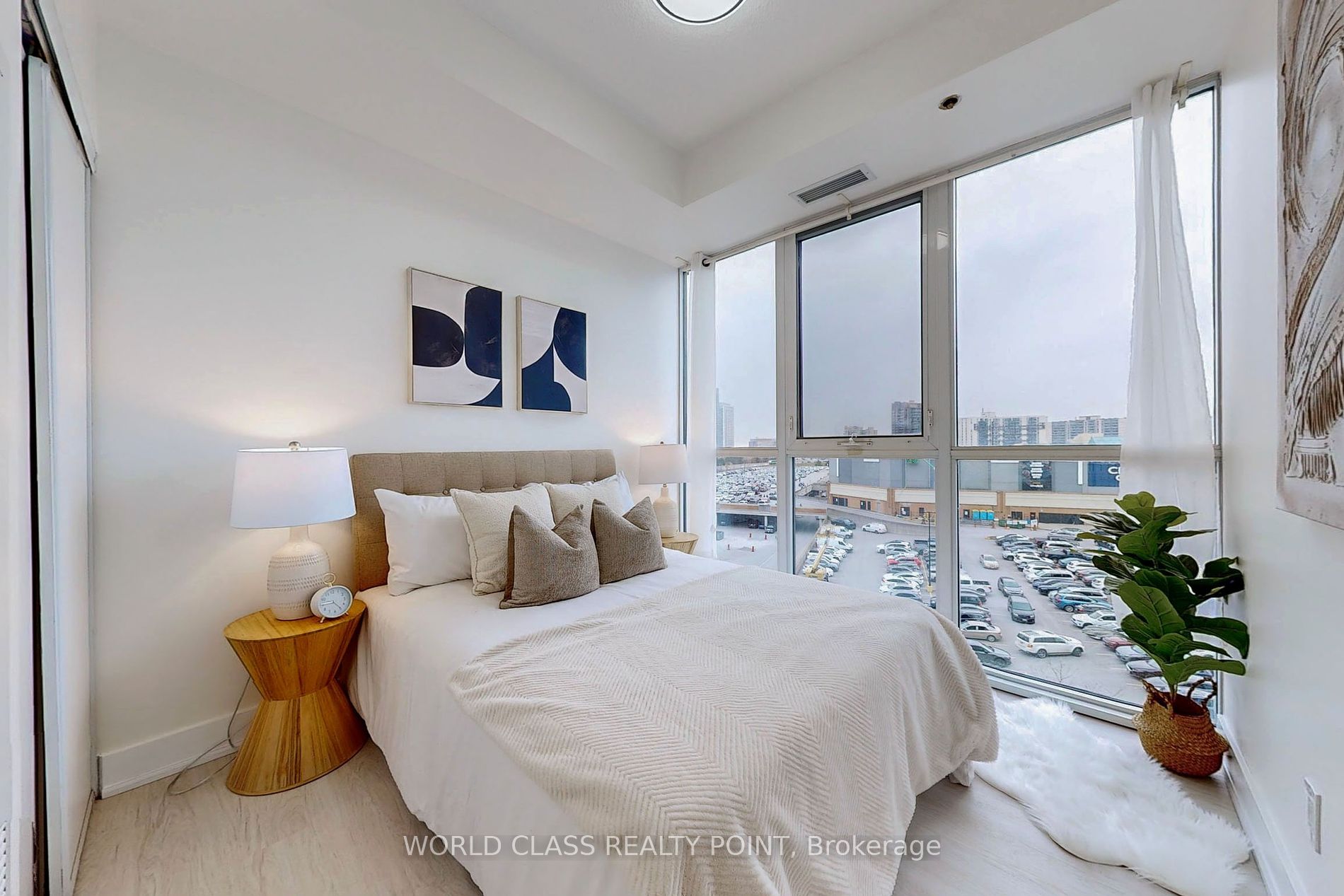 150 Fairview Mall Dr E, #611