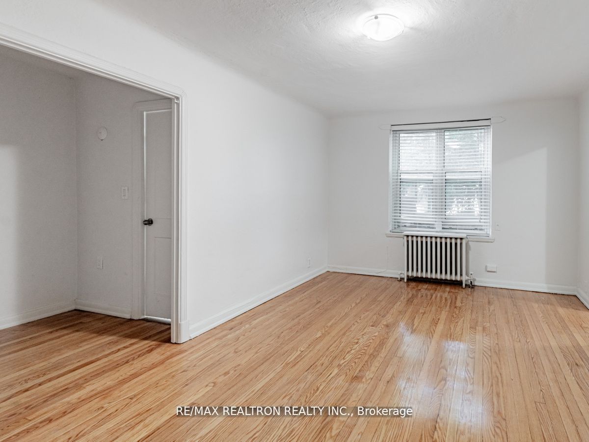 8 Mallory Gdns, #4