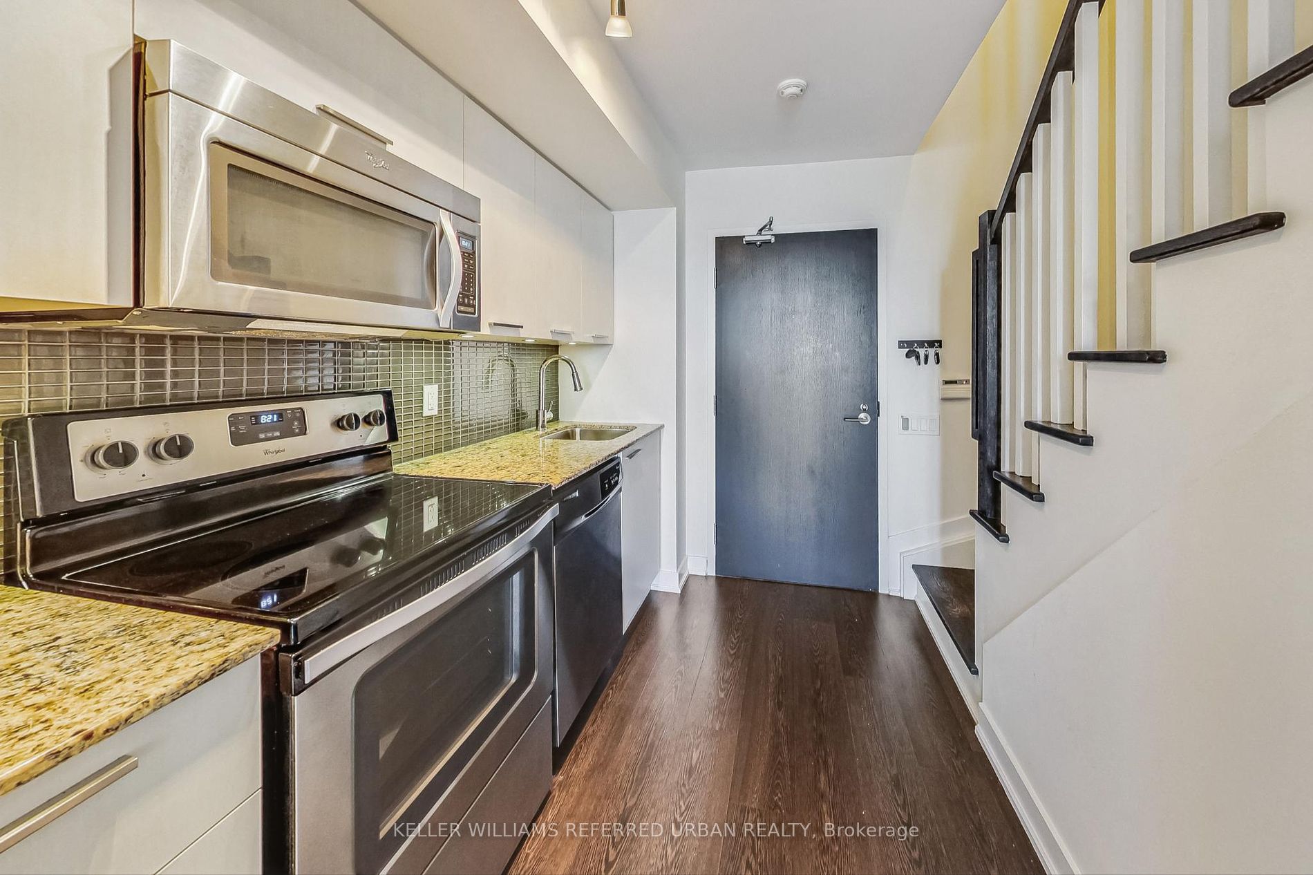 775 King St W, #426