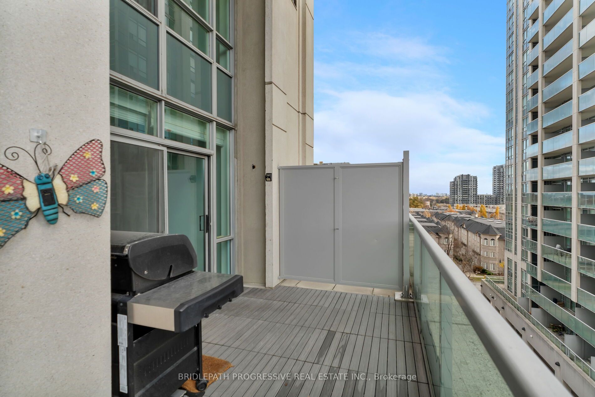 1 Avondale Ave, #509