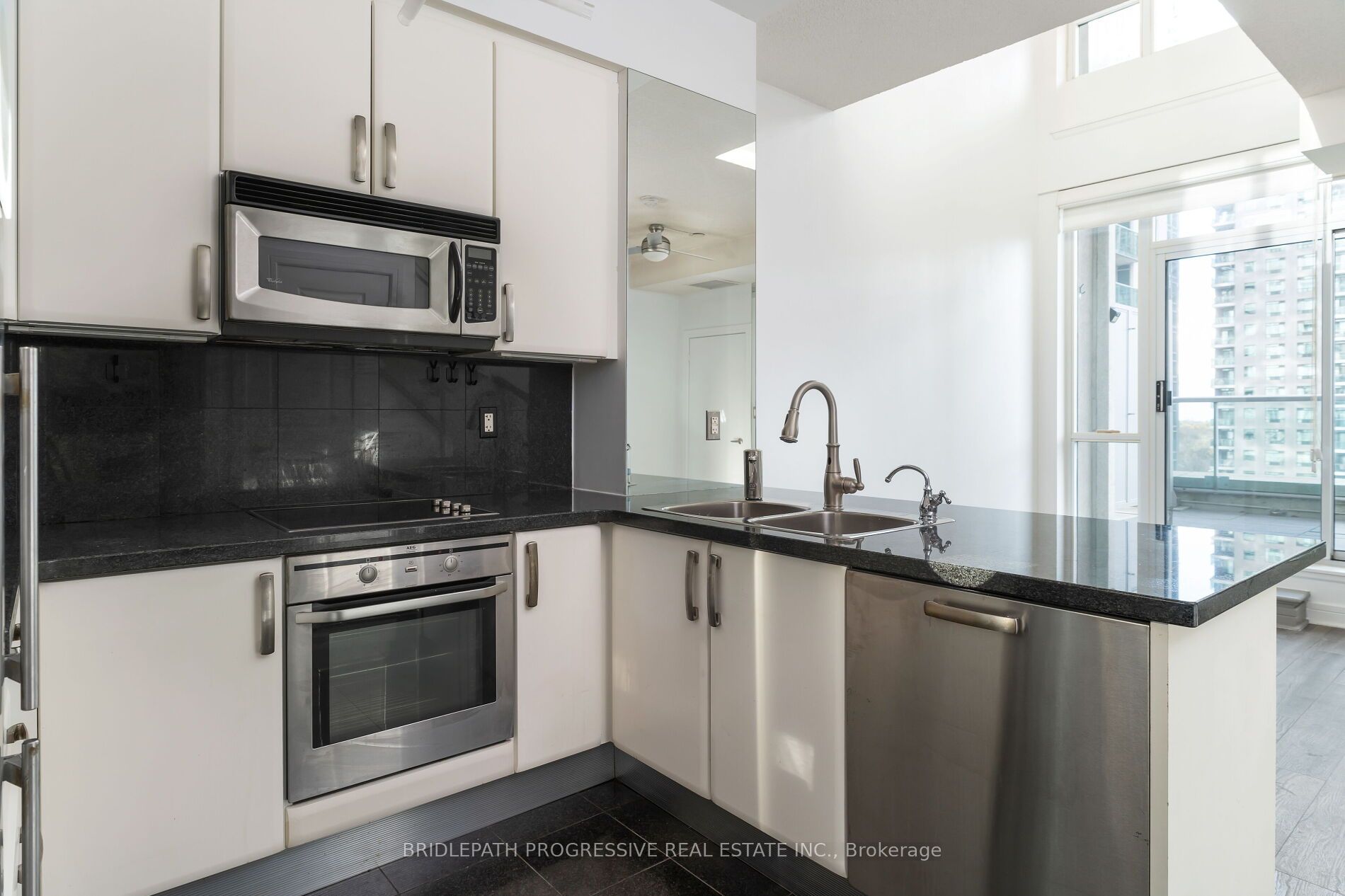 1 Avondale Ave, #509